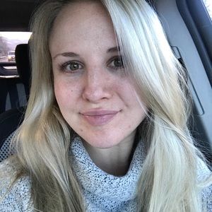 Meet your Posher, Caitlyn